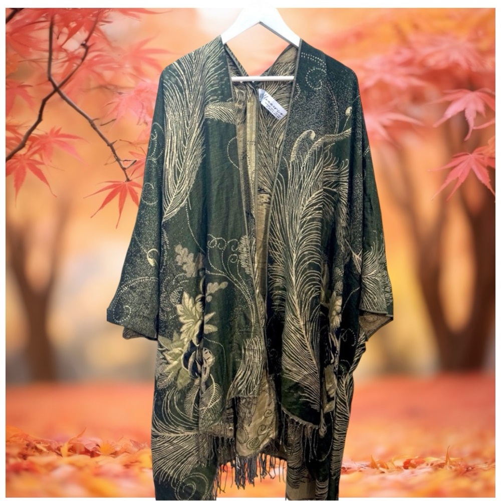 STUNNING KIMONO by CANADIAN DESIGNER•ONE SIZE FITS ALL•NEW WITHOUT TAGS